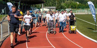 Der Lauf für seelische Gesundheit im Rochlitzer Jahn-Stadion zählte am Mittwoch zahlreiche Teilnehmer und Teilnehmerinnen. 