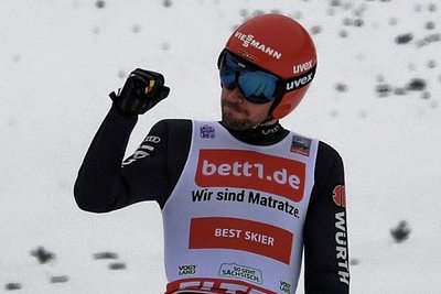 Auf den letzten Drücker Olympia geschafft: Johannes Rydzek in der Vogtland-Arena. 