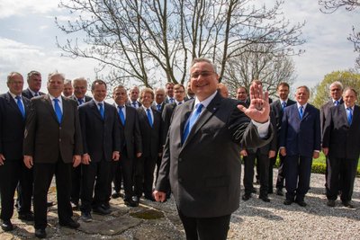 Der Bobritzschtaler Männerchor, vorn Vorstand Dirk Zincke, feiert sein 150-jähriges Bestehen.