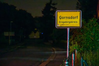 Anschließend sind alle 180 Straßenlaternen in Gornsdorf aus und es ist stockfinster.