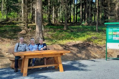 Der Wanderweg der Generationen um Bergen wurde am 24. Juni eingeweiht und erhielt gute Kritiken.