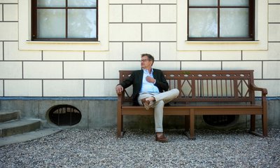 Statt Gold entsteht Rubinrot: Illies’ neues Buch zeigt, wie Kunckels Glas Preußens Kassen füllte.