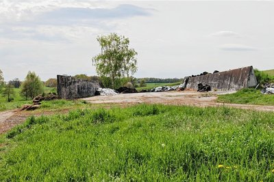 Auf dem Gelände stehen keine Kühe, im Silo lagert kein Futter. 