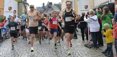 Über fast 200 Starter von Jung bis Alt freuten sich die Organisatoren des Schwarzenberger Edelweißlaufs. 