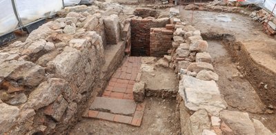 Bei den Bauarbeiten für die Neue Johannisvorstadt wurde im Zuge archäologischer Untersuchungen eine jüdische Mikwe entdeckt und im Februar öffentlich vorgestellt. Der Fund wirft wichtige Fragen auch zur Chemnitzer Stadtgeschichte auf. 
