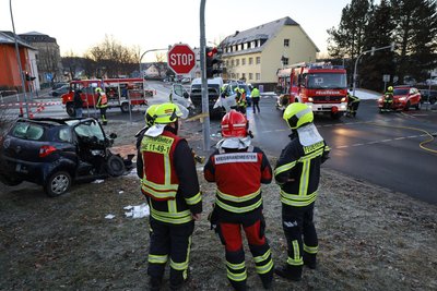Blick auf die Unfallstelle an der Kreuzung von Seminarstraße und Scheunenstraße in Schneeberg.