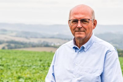 Werner Bergelt, Geschäftsführer des Regionalbauernverbandes Erzgebirge, erhält derzeit viele Anrufe von Handwerkern, Bau- und Fuhrunternehmern, die sich an den Aktionen der Landwirte nächste Woche beteiligen möchten.