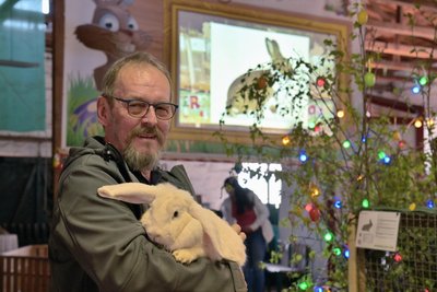 Organisator Christian Voigt hatte 190 Tiere in der Osterhasen-Ausstellung.