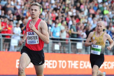 Tom Förster (links) - hier noch vor dem späteren Sieger Florian Bremm - hatte am Wochenende bei den Deutschen Leichtathletik-Meisterschaften in Braunschweig eine Art Heimspiel.