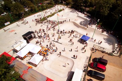 Deutschlands größter Skatepark wurde am Samstag offiziell in Düsseldorf eröffnet.