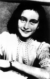 Das jüdische Mädchen Anne Frank, das durch ihre Tagebuchaufzeichnungen im Versteck ihrer Familie in Amsterdam (Niederlande) während des Zweiten Weltkriegs bekannt wurde (undatiertes Archivfoto).