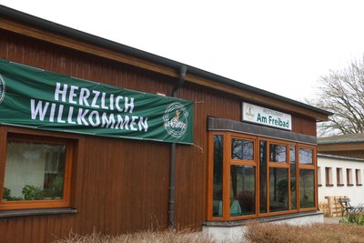 Das Restaurant „Am Freibad“ in Pausa heißt wieder willkommen.