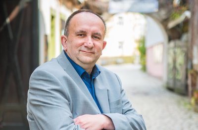 Holger Zimmer ist nach Schwarzenberg zurückgekehrt. Der 55-Jährige bewirbt sich für die Partei Die Linke um das höchste Amt im Erzgebirgskreis, das Amt des Landrats. 