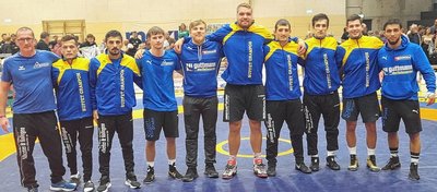 Die Erstliga-Truppe des AV Germania Markneukirchen siegte zum Saisonstart im Lokalderby beim RSV Rotation Greiz mit 17:10. Entsprechend groß war die Freude bei Mannschaft, Funktionären und Fans. 