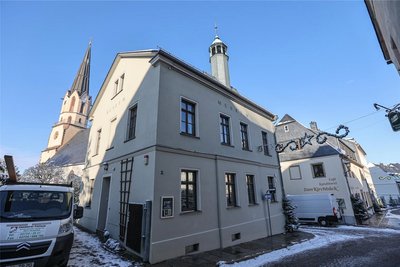 Blick auf das Heimatmuseum an der Kantor-Meister-Straße in Burgstädt, hier beim ersten Schnee zum ersten Advent.