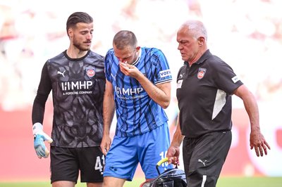 Jonas Föhrenbach erleidet beim Spiel in München einen Nasenbeinbruch.