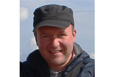 Matthias Gröll empfiehlt, Nachrichten, welche die eigene Psyche belasten, nur bewusst und mit Angehörigen zu sehen.