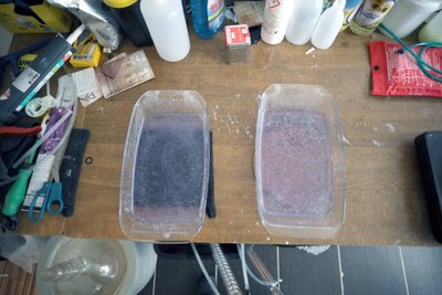 Die Utensilien wurden für die Herstellung von Crystal genutzt.