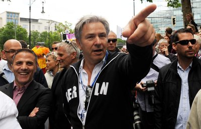 Das Coming-out von Klaus Wowereit auf großer Bühne vor 25 Jahren änderte viel in der Wahrnehmung von Homosexuellen. Anfeindungen und Übergriffe gibt es aber weiterhin. (Archivbild)