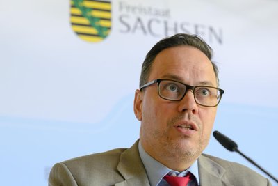 Seit 13 Monaten Minister für Wirtschaft und Arbeit: Dirk Panter (SPD).