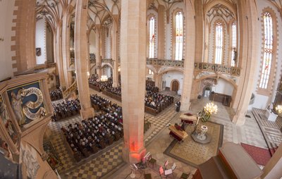 Eine Region nimmt Abschied: Trauergottesdienst für Maria und Jürgen Förster in der Sankt Annenkirche.