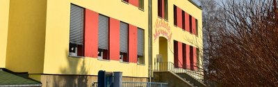 Die Grundschule in Marbach hat nicht nur eine neue Fassade erhalten, sondern ist auch energetisch saniert worden. Das zählt für die Marbacher Bewerbung zu den Punkten unter die Kategorie "Erreichtes".