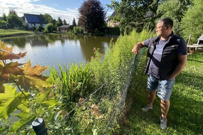 Tobias Neubert ist ebenfalls sauer. Er unterhält einen Teich im Ort - doch sollte die Stufe 5 des Chemnitzer Modells gebaut werden, würde die Wasserzufuhr zu dem Biotop abgeschnitten.