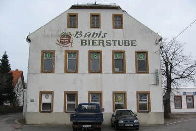Das Haus war lange als „Volkshaus" oder auch „Bubis Bierstube" bekannt.