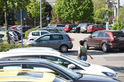Die 225 kostenpflichtigen Stellplätze auf dem Parkplatz an der Johanniskirche fallen weg, wenn die Fläche ab 2017 zur Bebauung mit Wohn- und Geschäftshäusern an einen Investor verkauft wird.