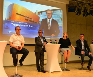 Kai Gniffke, Jan Hofer, Julia Kuttner, Danko Handrik (v. l.) mit "Tagesschau on Tour" an der Hochschule Mittweida.