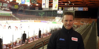 René Rudorisch, Geschäftsführer der DEL2, war zum Spiel der Eispiraten Crimmitschau gegen Freiburg im Kunsteisstadion im Sahnpark zu Gast.