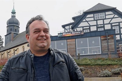 Gastronom Miodrag Djurdjevic gibt nach zwei Jahren in Rodewisch auf. Das Restaurant "Momo's Konoba" am Postplatz hat am Wochenende letztmalig geöffnet. Balkanküche serviert Momo künftig in der Barthmühle. 