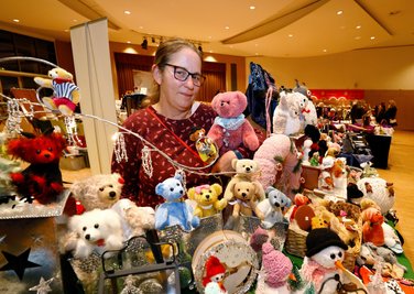 Annegret Sander aus Glauchau ist Teddybären-Expertin.