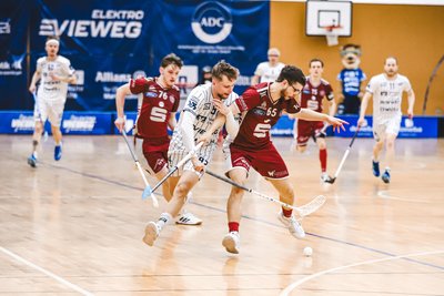 Die Floor Fighters und der UHC Weißenfels liefern sich im Playoff-Halbfinale ein packendes Duell. In der Serie steht es nun 2:2.
