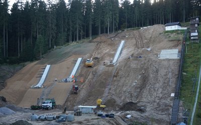Die Baustelle für die Nachwuchsschanzen in Mühlleithen. 
