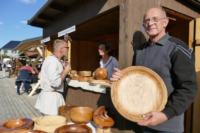 Die Produkte von Hobby-Drechsler Jaromír Syrovátka waren in Marienberg durchaus gefragt.