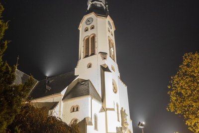 Karten für die Weihnachtskantate am Sonntag in der Pauluskirche in Sehma kosten im Vorverkauf 10 Euro, an der Abendkasse 12 Euro.