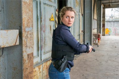 Leonie Winkler (Cornelia Gröschel) ermittelt gegen Polizisten.