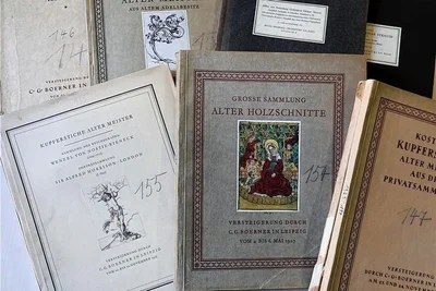 In den Versteigerungsbüchern, die noch gut erhalten sind, hat Paul-Geipel handschriftliche Eintragungen vorgenommen.
