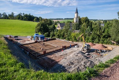 Der Neubau des Feuerwehrdepots am Wirtsberg nimmt allmählich Gestalt an.
