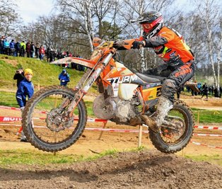In der Klasse E3 belegte Florian Görner bei "Rund um Dahlen" den zweiten Platz. Auch in der Championatswertung war der Scharfensteiner als Fünfter weit vorn dabei. 