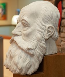 Dem Holz Gesicht geben: Friedhelm Schelters "Georg der Bärtige".