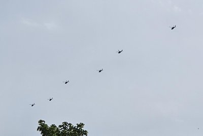 Sechs Militärhubschrauber der US Army flogen über Plauen hinweg.