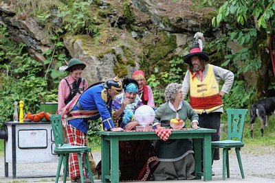 Hotzenplotz sagt in der neusten Greifenstein-Inszenierung des Eduard-von-Winterstein-Theaters dem Räuberdasein ade.