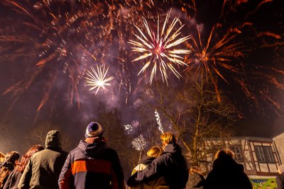 Acht Minuten buntes Himmelsspektakal - ein Geschenk der Stadt Rodewisch an ihre Bürger zum Abschluss der 100-Jahrfeier der Kommune. Feuerwerker war Oliver Scharff.
