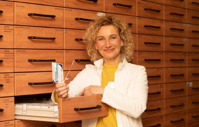 Katrin Herzog hat in ihrer Apotheke am Rathaus noch Schnelltests zur Verfügung. Doch vielerorts sind die Test bereits rar. 