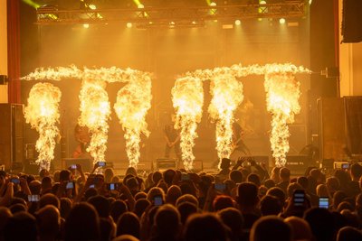 Die Band Stahlzeit bei ihrem Auftritt am 4. April im Tivoli Freiberg.