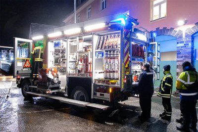 Dass Löschgruppenfahrzeug hat auf dem Dach einen zusätzlichen Faltbehälter für Wasser, der 8000 Liter fasst.