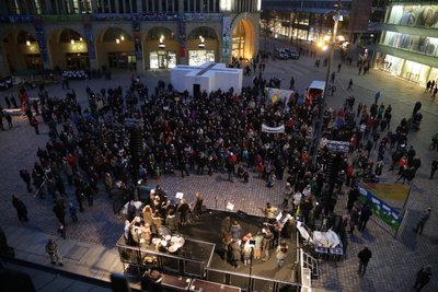 Die Kundgebung auf dem Neumarkt bildete den Höhepunkt des Friedenstages.