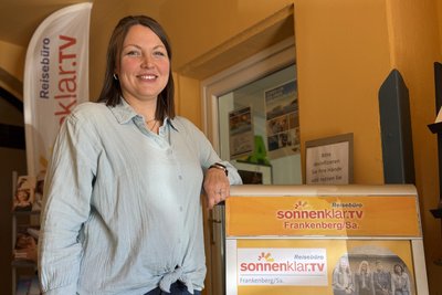 Franka Schulze, Reiseexpertin im Team des Sonnenklar.TV-Reisebüros Frankenberg, sagt: Die Menschen wollen trotz Krisen weiter verreisen.